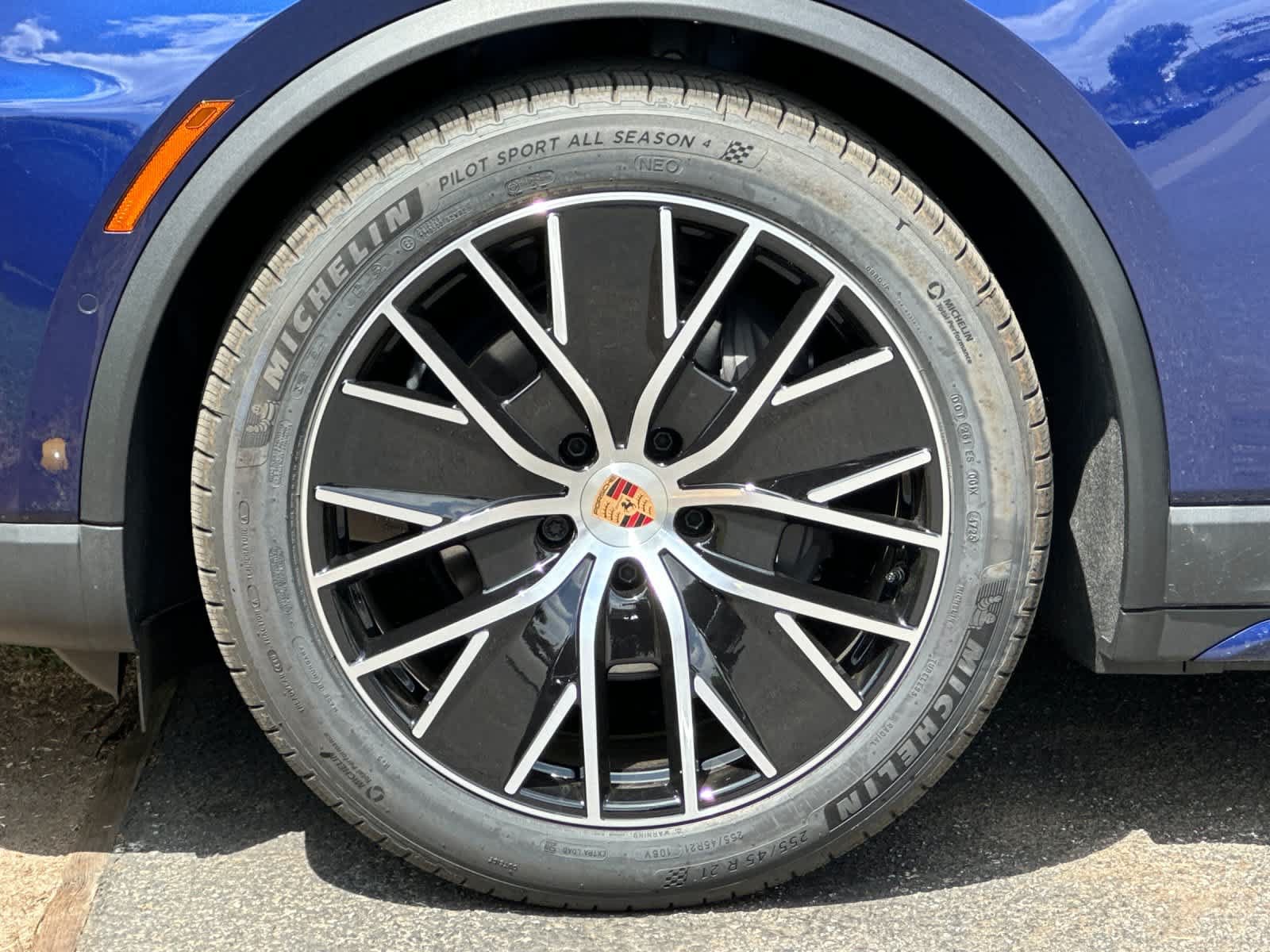 New 2026 Porsche Macan Electric RWD image 32