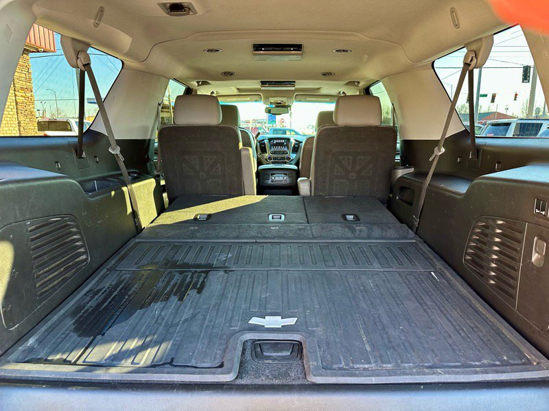Used 2018 Chevrolet Suburban LT w/ LT Signature Package image 9