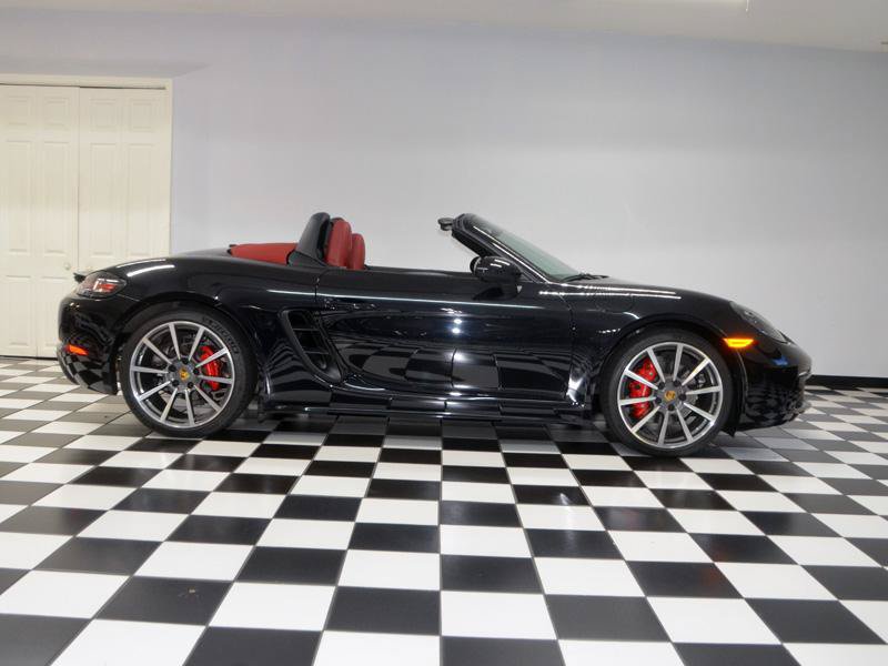 Used 2019 Porsche 718 Boxster S RWD image 11