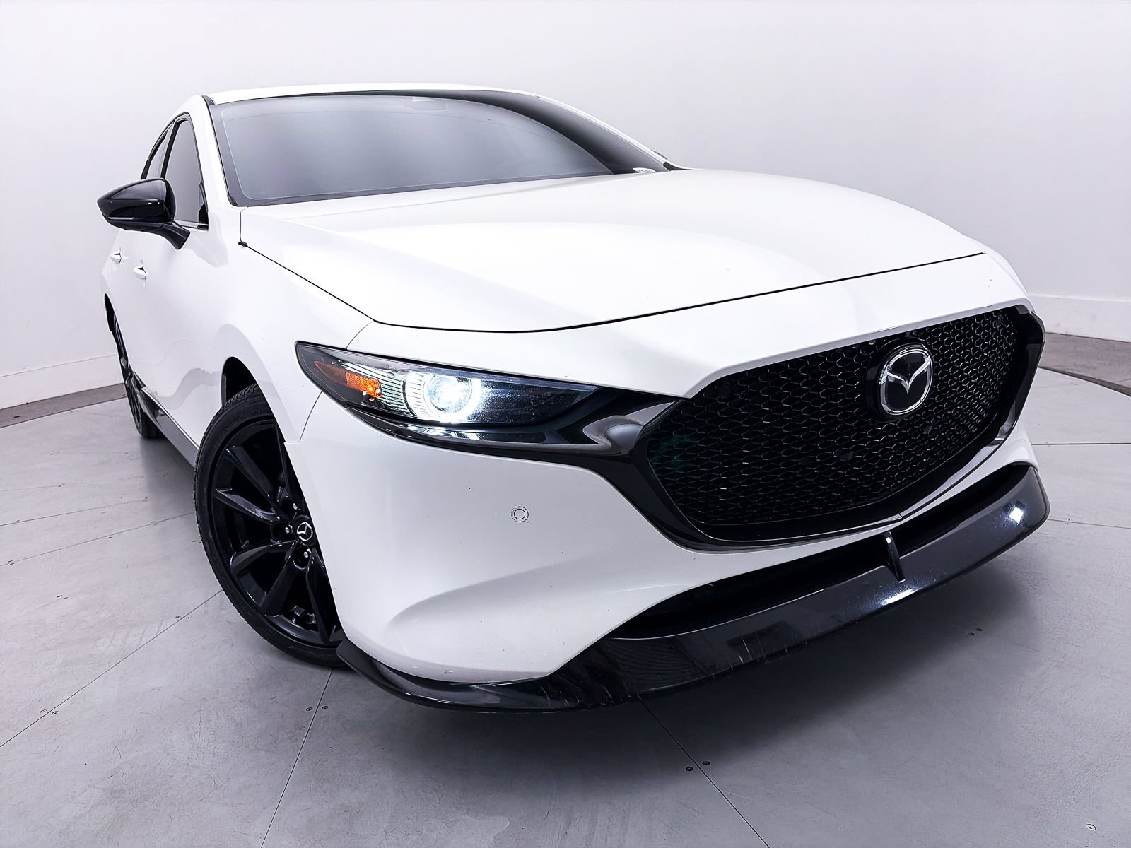 Used 2023 MAZDA MAZDA3 Hatchback w/Premium Plus Pkg AWD/4WD image 3