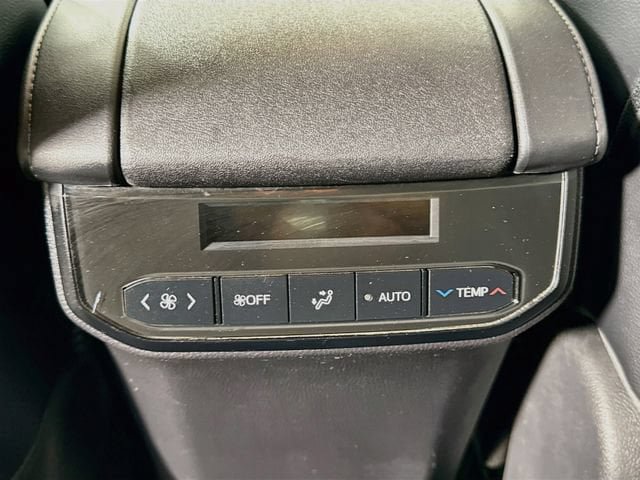 Certified 2021 Toyota Highlander XLE FWD image 28