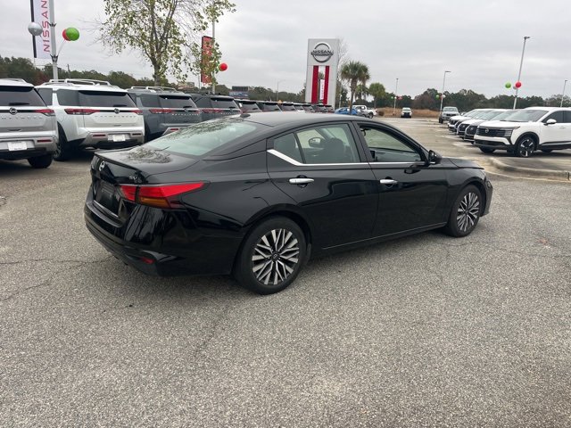 Used 2024 Nissan Altima 2.5 SV image 5