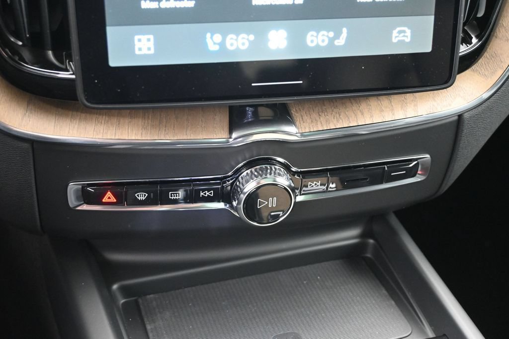 New 2026 Volvo XC60 B5 Ultra w/ Climate Package AWD/4WD image 14
