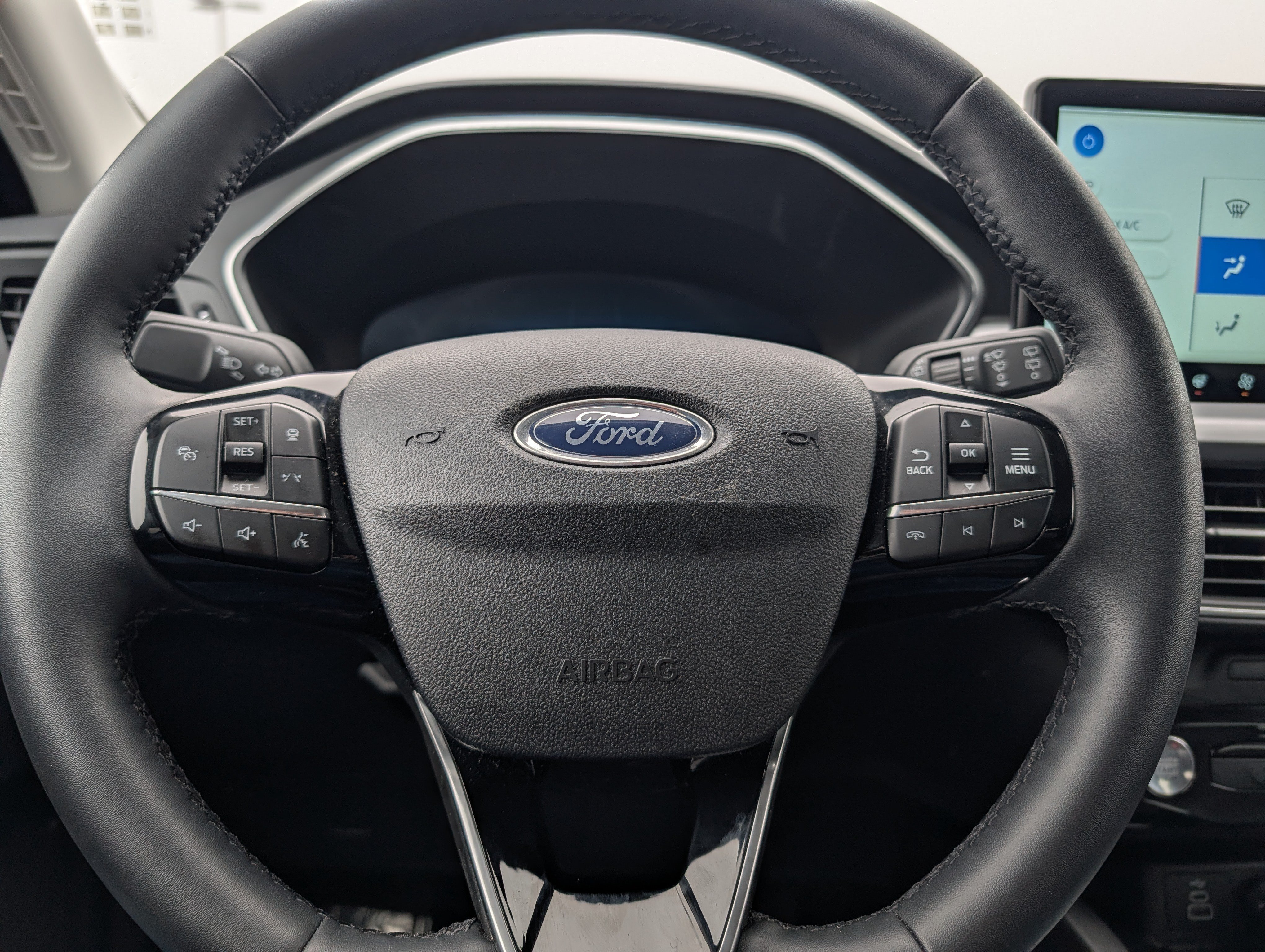 Used 2025 Ford Escape Platinum AWD/4WD image 26