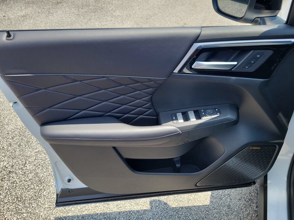 New 2026 Mitsubishi Outlander SEL Black Edition FWD image 12