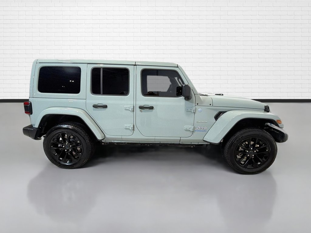 Used 2024 Jeep Wrangler Unlimited Sahara w/ Technology Group AWD/4WD image 10
