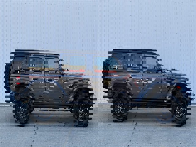 Used 2023 Jeep Wrangler Unlimited Rubicon w/ Xtreme 35 Tire Package image 3