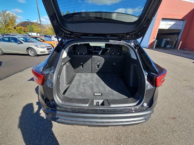 Used 2025 Chevrolet Trax LS w/ LS Convenience Package FWD image 35