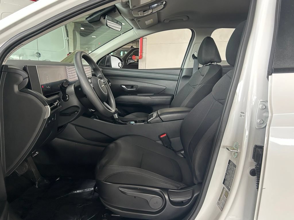 Used 2025 Hyundai Tucson SE FWD image 10