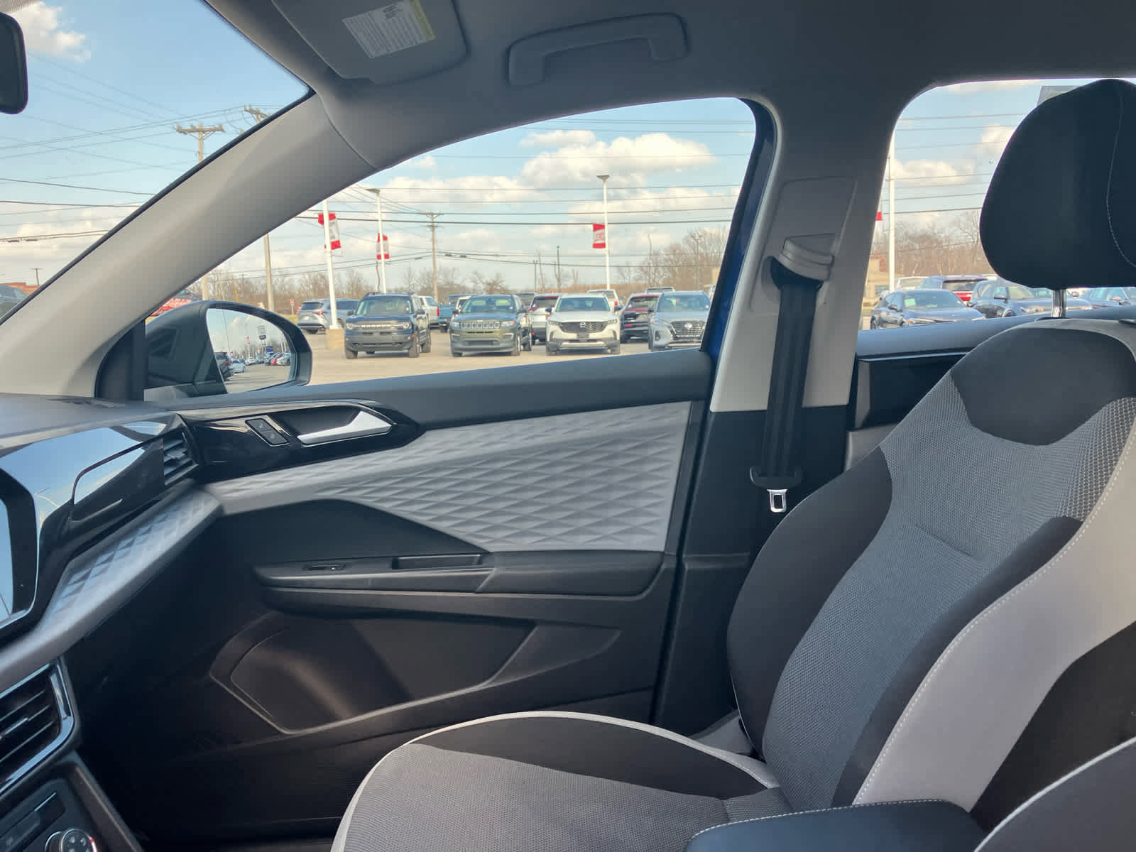 Used 2022 Volkswagen Taos S image 10