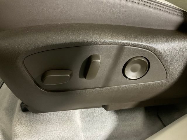 Used 2025 GMC Acadia Denali w/ Super Cruise Package FWD image 28