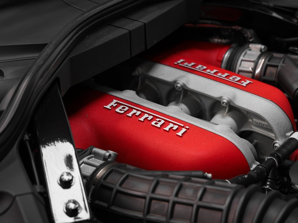 Used 2025 Ferrari Purosangue image 16