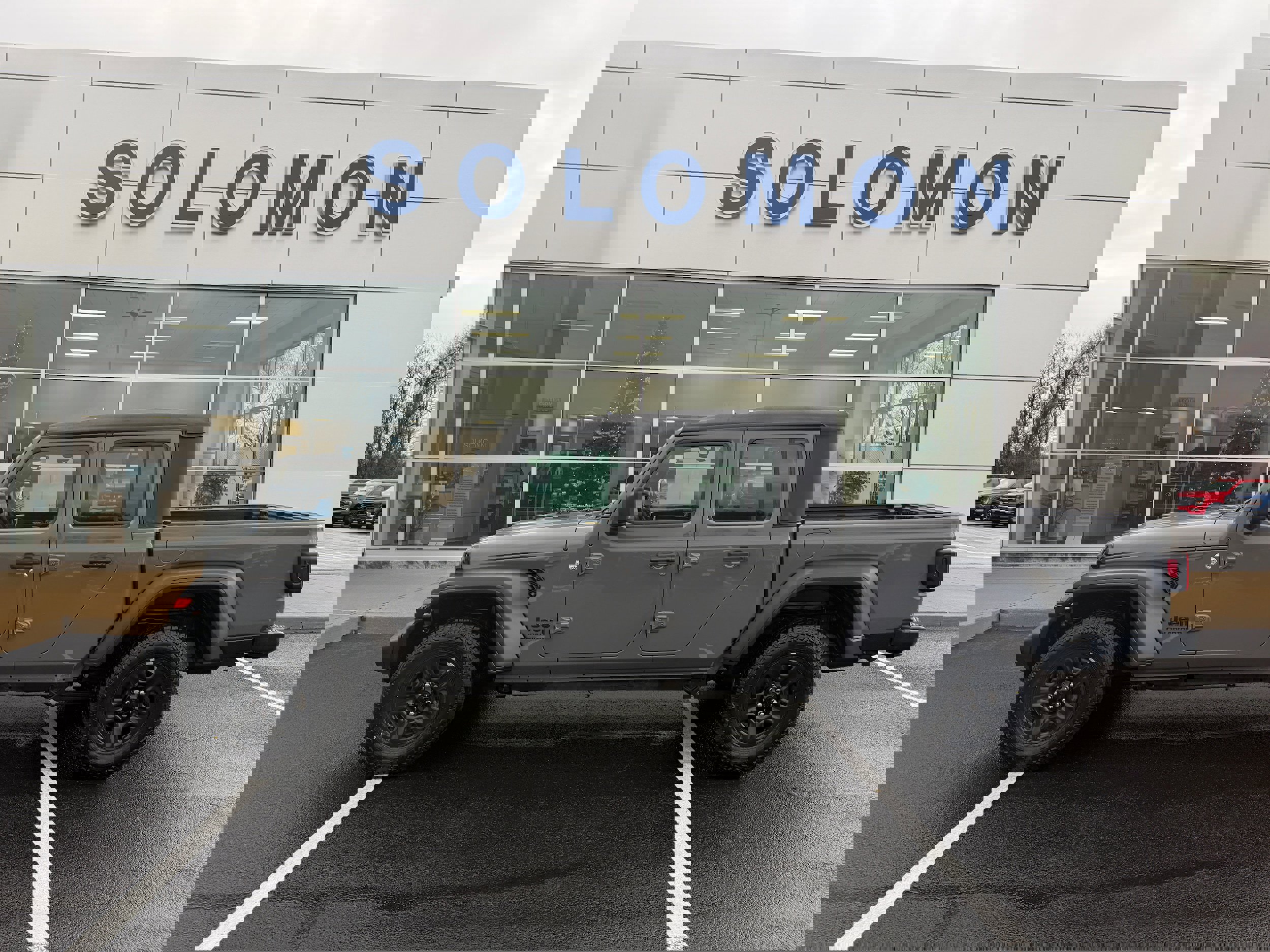 Used 2021 Jeep Gladiator Sport image 8