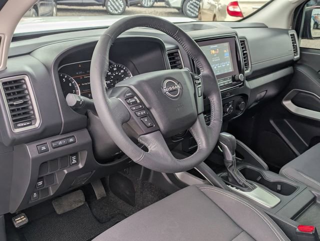 Used 2022 Nissan Frontier SV image 13