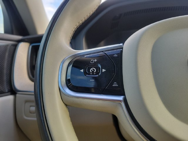 Used 2021 Volvo XC60 T5 Inscription w/ Protection Package FWD image 23