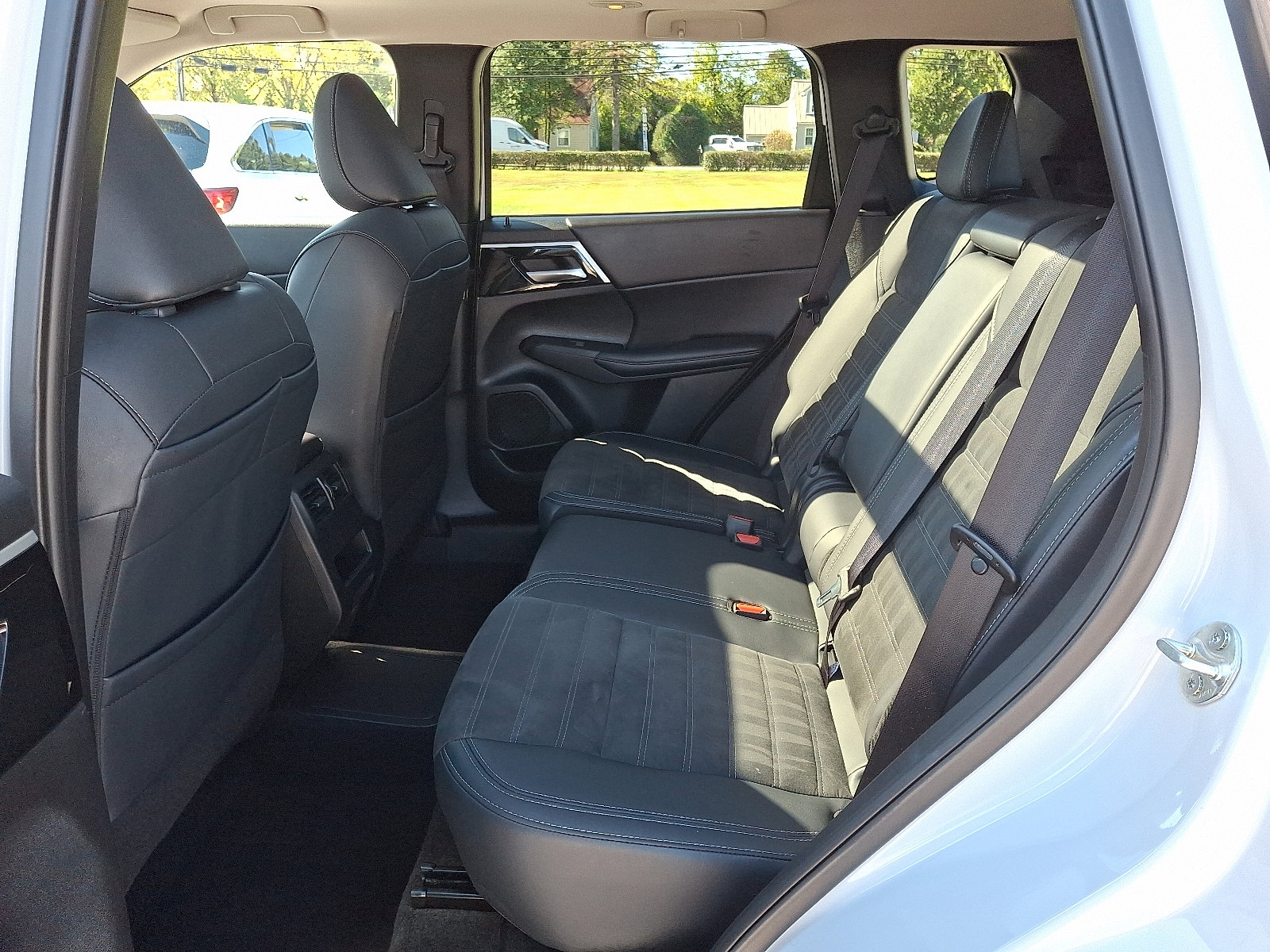 Used 2024 Mitsubishi Outlander Ralliart image 9