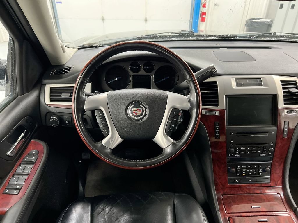 Used 2007 Cadillac Escalade AWD w/ Information Package image 11