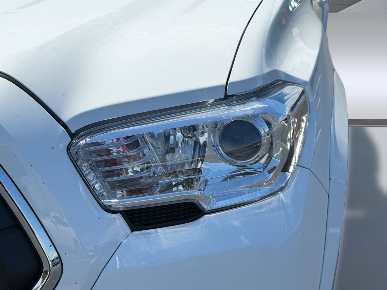 Used 2023 Toyota Tacoma SR5 w/ Technology Package RWD image 12