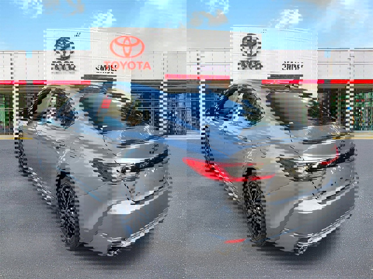 Used 2026 Toyota Camry XSE image 4