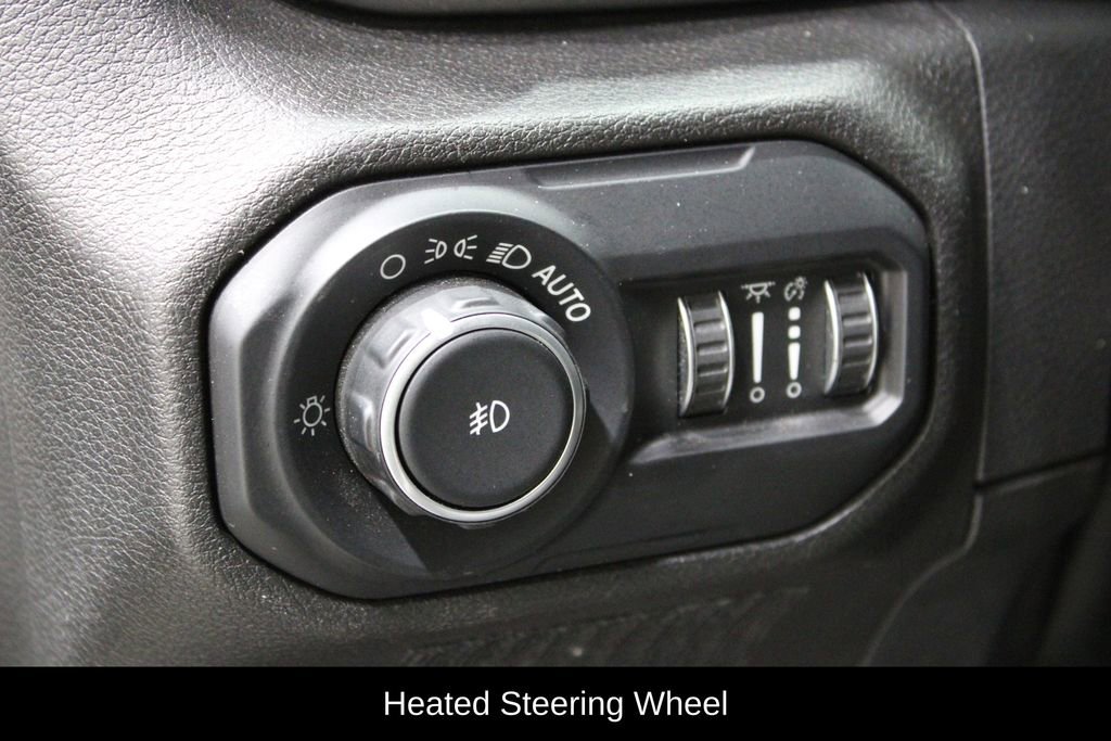 Used 2019 Jeep Wrangler Unlimited Sahara image 17