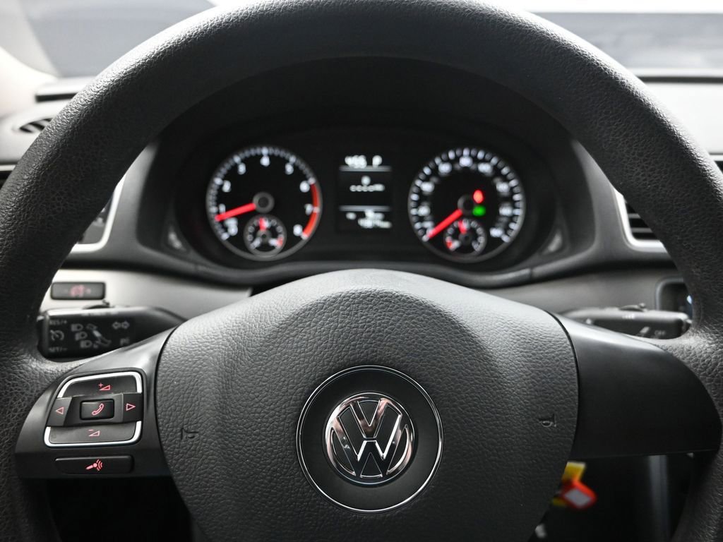 Used 2014 Volkswagen Passat 1.8T S image 13