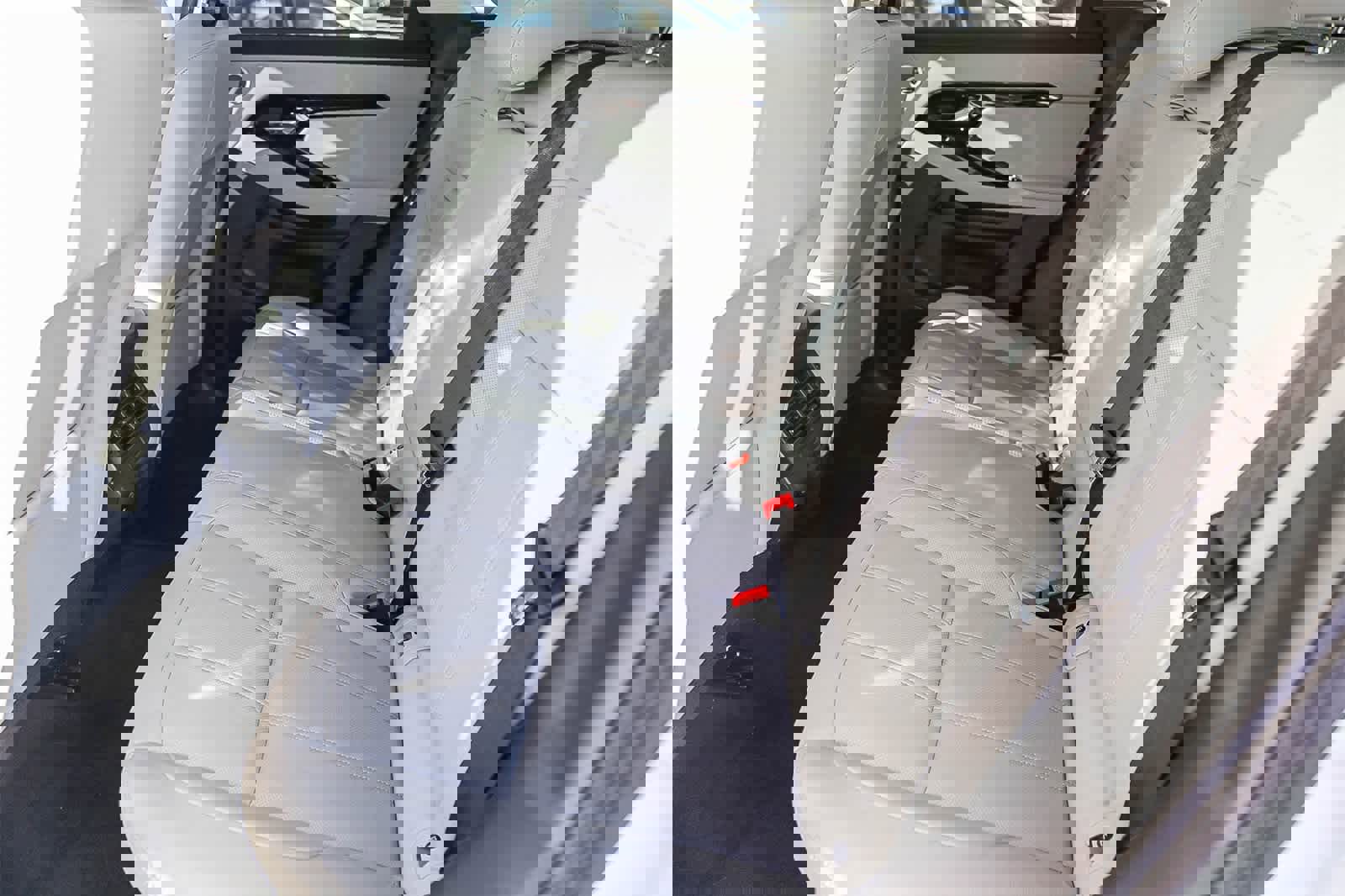 Certified 2025 Land Rover Range Rover Evoque S image 17