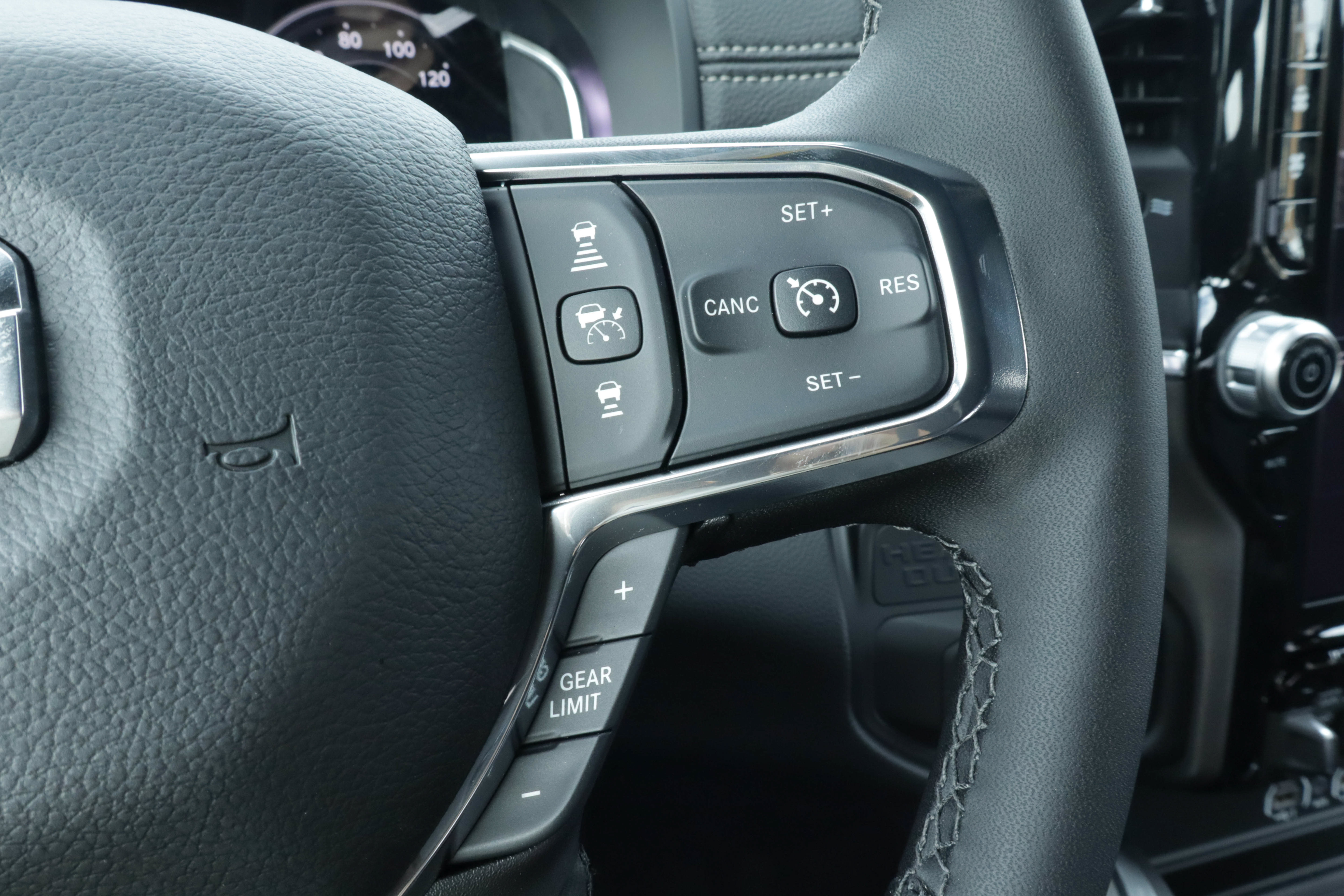 New 2027 RAM 2500 Laramie AWD/4WD image 31