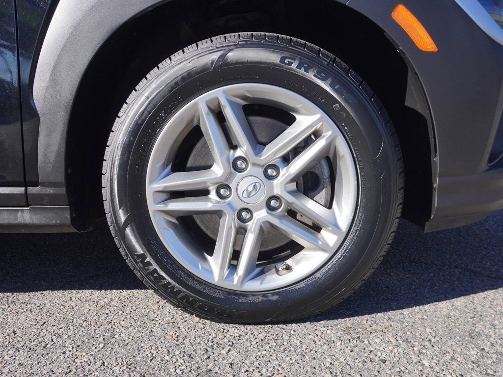Used 2023 Hyundai Kona SE w/ Cargo Package image 19