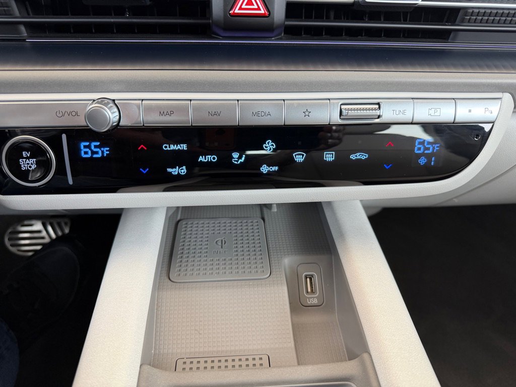 Used 2024 Hyundai Ioniq 6 Limited RWD image 14
