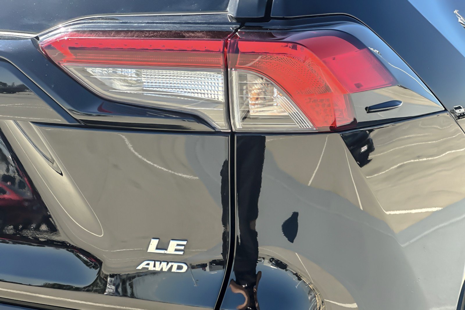 Certified 2025 Toyota RAV4 LE AWD/4WD image 25