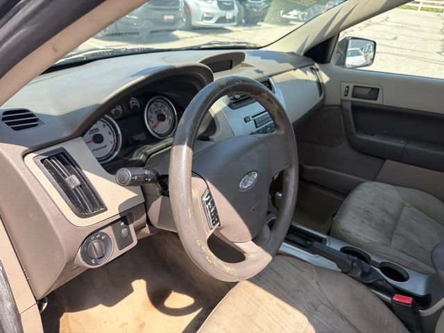 Used 2010 Ford Focus SE FWD image 14