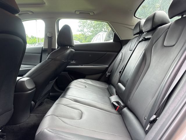 Used 2023 Hyundai Elantra Limited FWD image 11