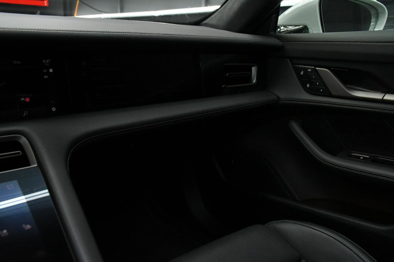 Used 2025 Porsche Taycan Turbo image 37