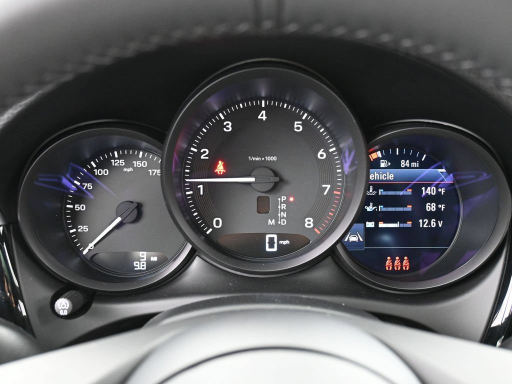 Certified 2026 Porsche Macan AWD/4WD image 18