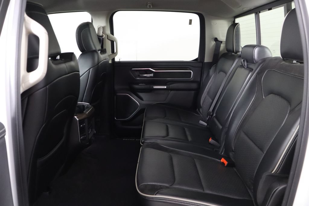 Used 2022 RAM 1500 Laramie AWD/4WD image 16
