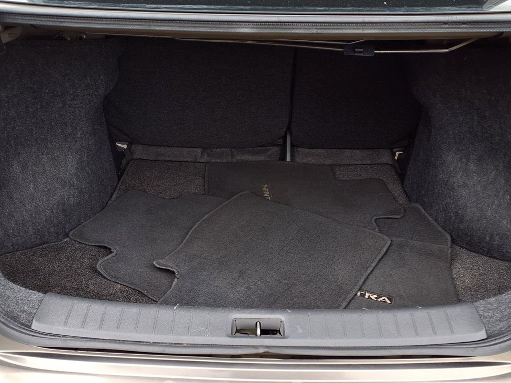 Used 2017 Nissan Sentra SV image 6