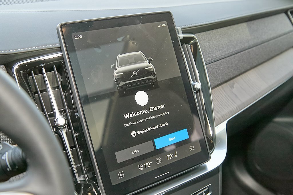 New 2026 Volvo XC90 B6 Ultra w/ Protection Package image 14