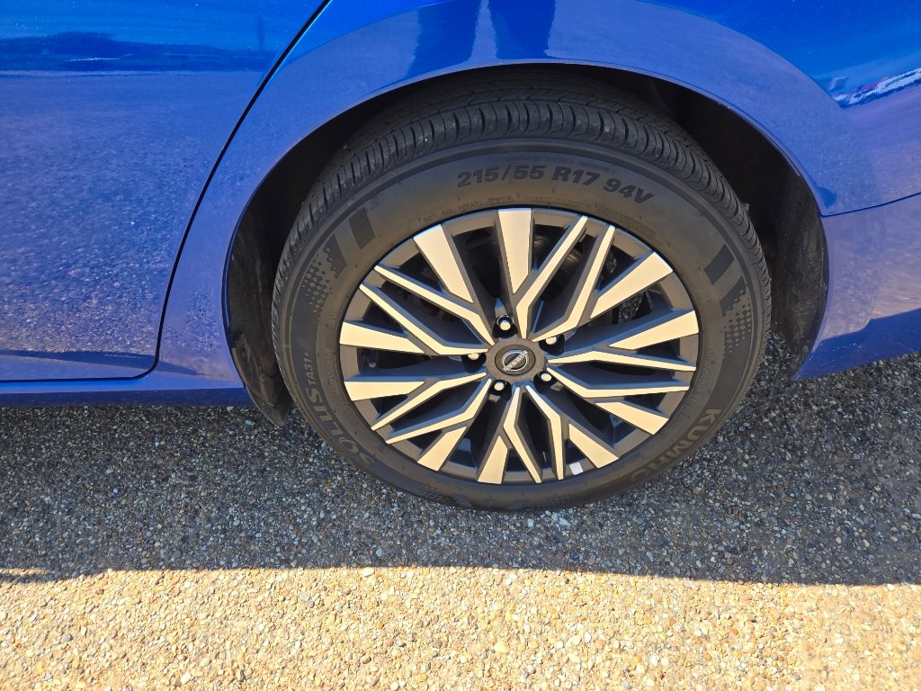 Used 2025 Nissan Altima 2.5 SV image 10