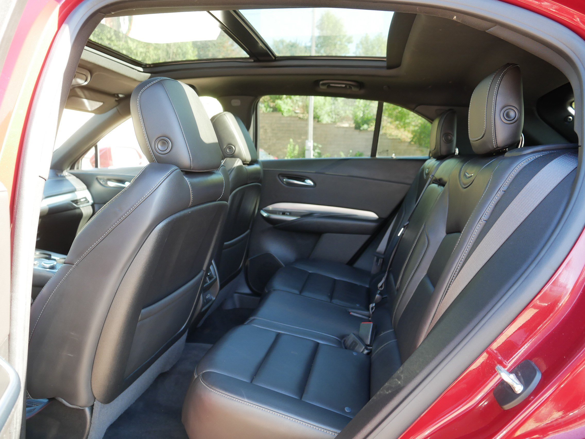 Used 2020 Cadillac XT4 Premium Luxury w/ Trailering Package AWD/4WD image 34