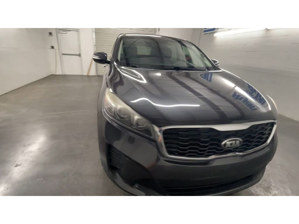 Used 2019 Kia Sorento LX image 3