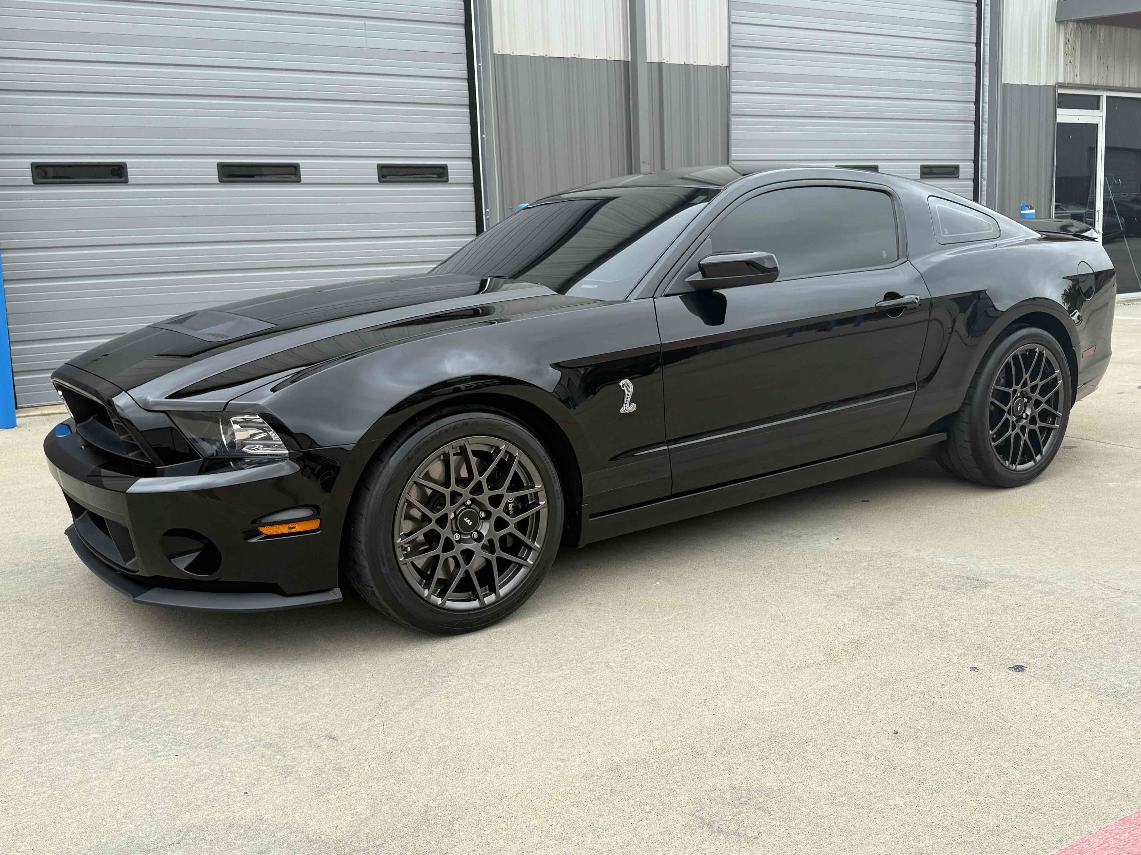 Used 2014 Ford Mustang Shelby GT500 w/ Equipment Group 821A RWD image 23