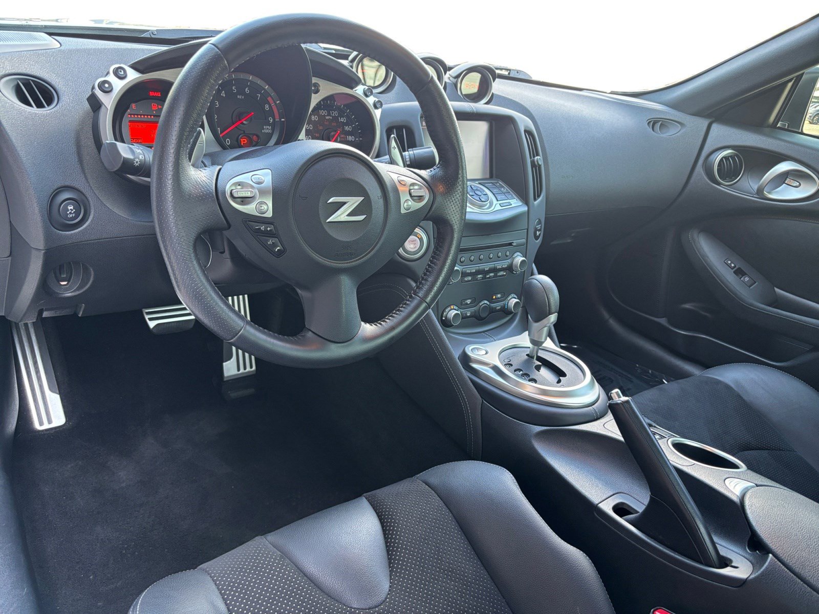 Used 2020 Nissan 370Z Touring Sport RWD image 10