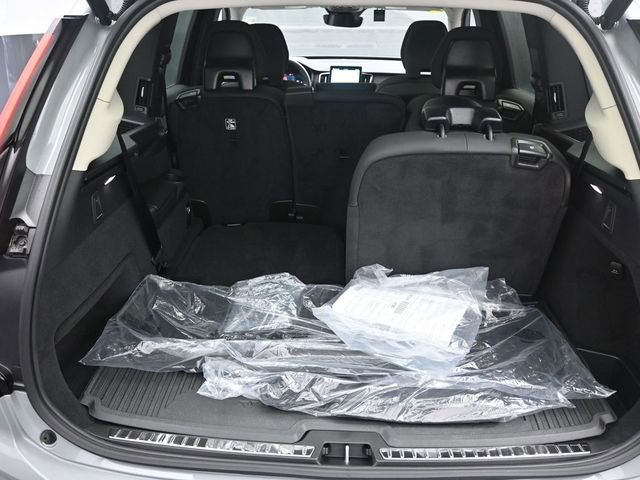 Used 2025 Volvo XC90 B6 Core w/ Protection Package image 24