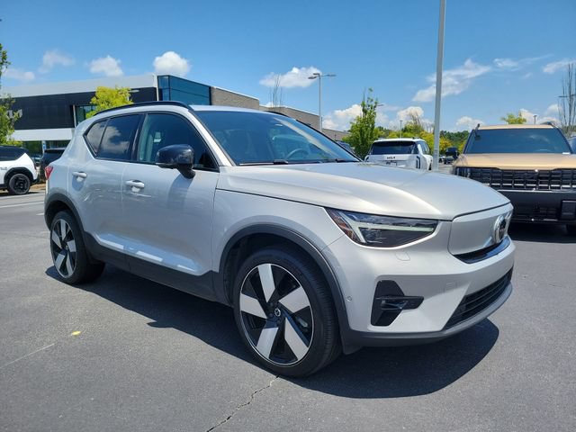 Used 2023 Volvo XC40 Recharge Ultimate AWD/4WD image 3