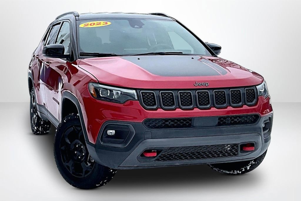 Used 2023 Jeep Compass Trailhawk w/ Trailhawk Elite Group AWD/4WD image 3