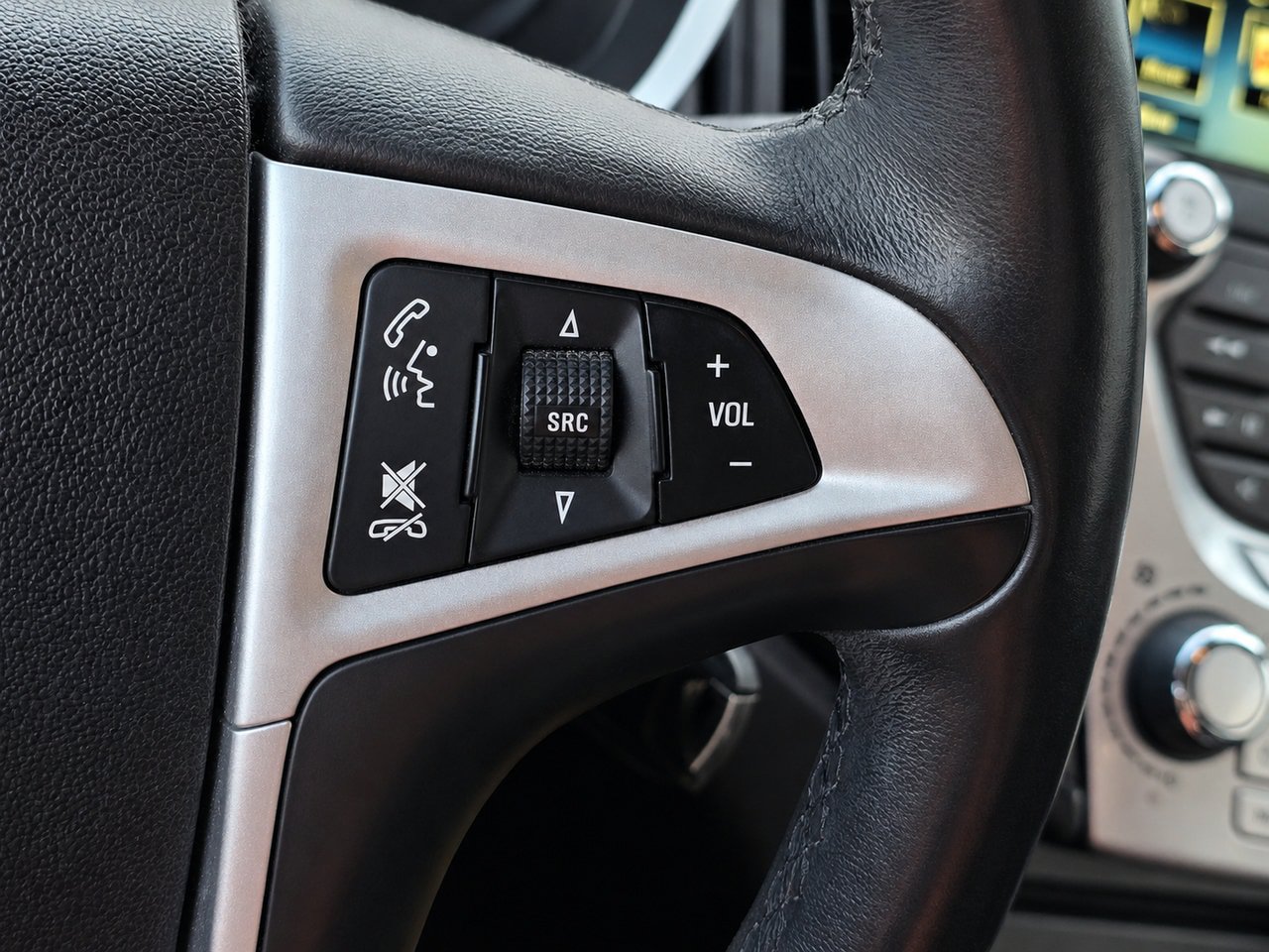 Used 2015 Chevrolet Equinox LT w/ Driver Convenience Package FWD image 24