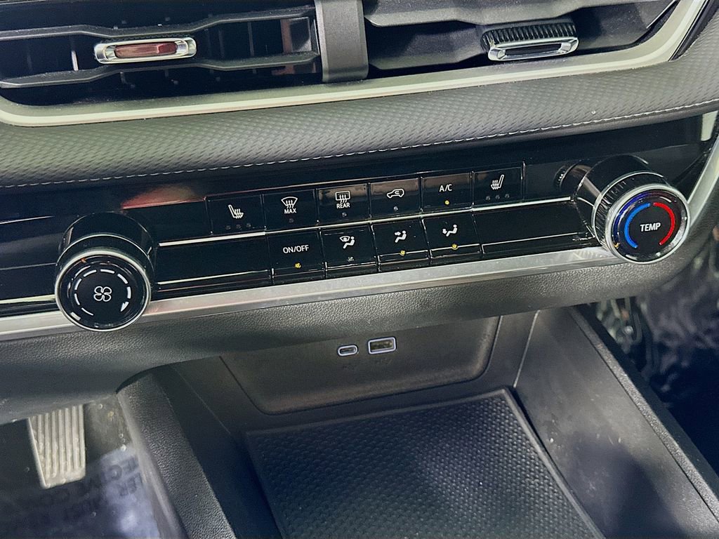 Used 2025 Chevrolet Equinox LT image 26