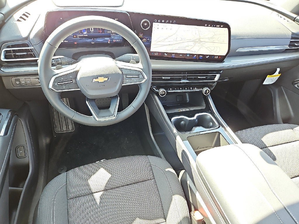 New 2027 Chevrolet Traverse LT w/ Driver Confidence Package FWD image 8