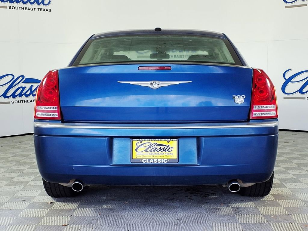 Used 2009 Chrysler 300 C image 4