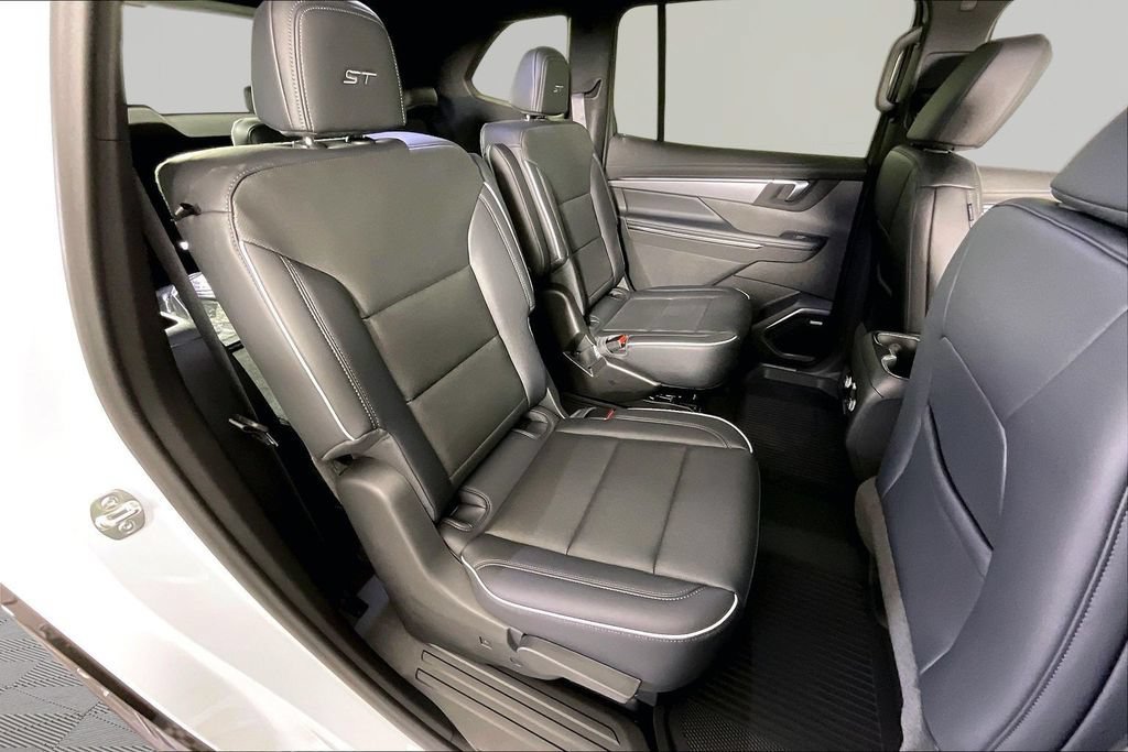New 2027 Buick Enclave Sport Touring w/ Super Cruise Package FWD image 11